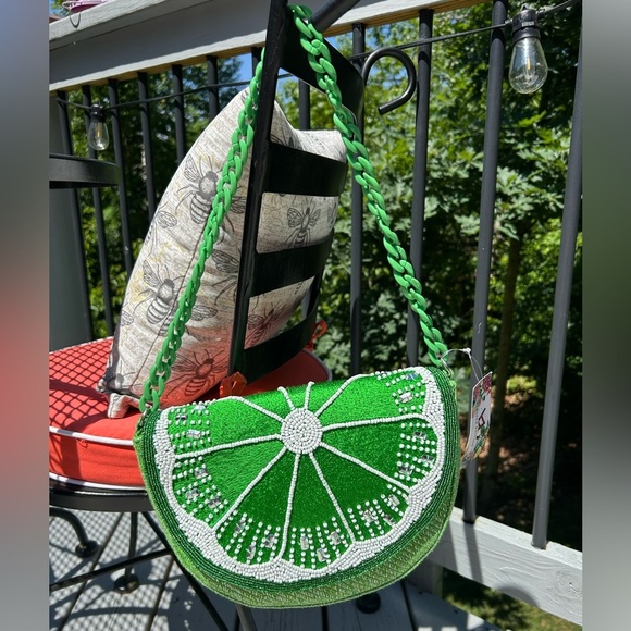 Beautiful Lime Handbag Purse Viral Beaded Bag NWT Green Chain Strap - Picture 1 of 10